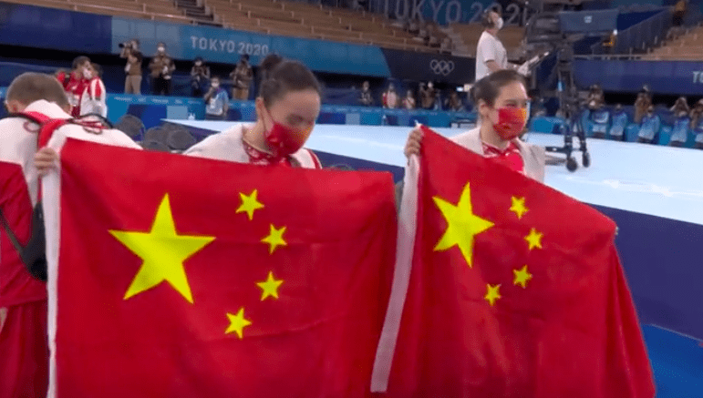 0.9分險(xiǎn)勝！中國(guó)包攬金銀牌再升兩面五星紅旗，日本美國(guó)無(wú)緣銅牌
